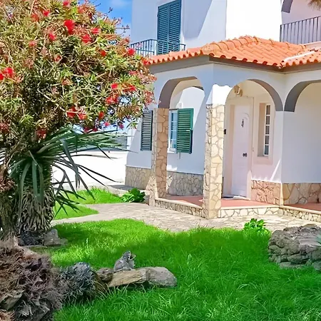 Homestay szállás Great For Families In Lourinha-double Rooms-private Baths-free Parking & Extra Bed Lourinhã
